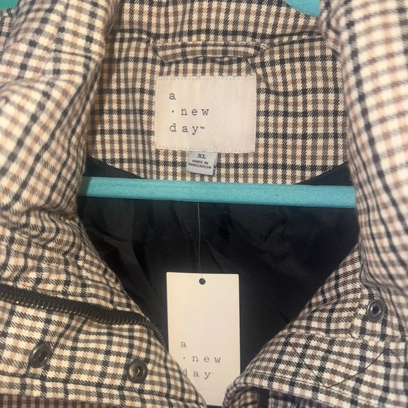 Super Soft & Warm Puffer Vest BRAND NEW XL - Picture 2 of 9